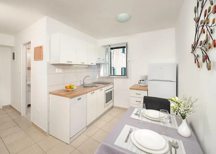 Adventure Apartment *